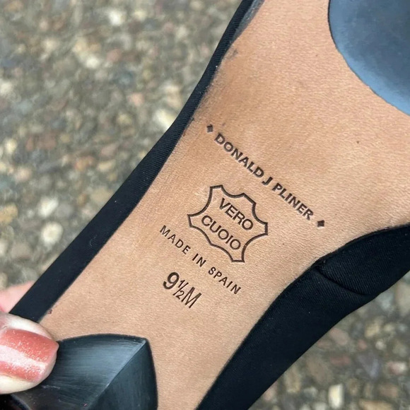 Donald J. Pliner Brave Black Crepe Elastic Stiletto 4” Heels Size 9.5 - Picture 4 of 11